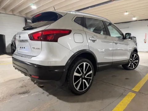 More photos of 2017 Nissan Rogue Sport SL at 101 Motors, NJ