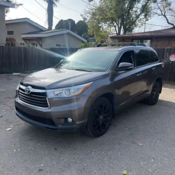 Gray 2015 Toyota Highlander XLE V6 for sale in Carlstadt, NJ