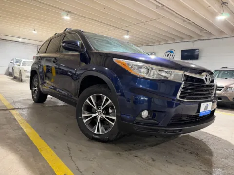 More photos of 2016 Toyota Highlander XLE V6 at 101 Motors, NJ