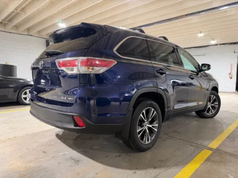 More photos of 2016 Toyota Highlander XLE V6 at 101 Motors, NJ