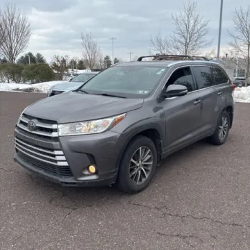 Gray 2018 Toyota Highlander XLE for sale in Carlstadt, NJ