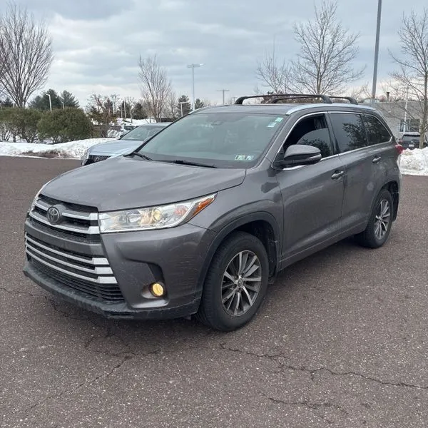 Gray 2018 Toyota Highlander XLE for sale in Carlstadt, NJ