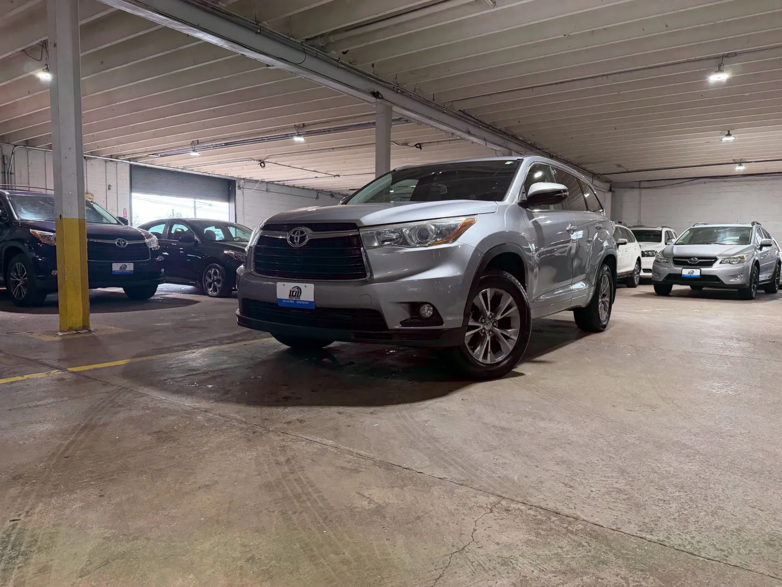 Silver 2015 Toyota Highlander XLE V6 for sale in Carlstadt, NJ