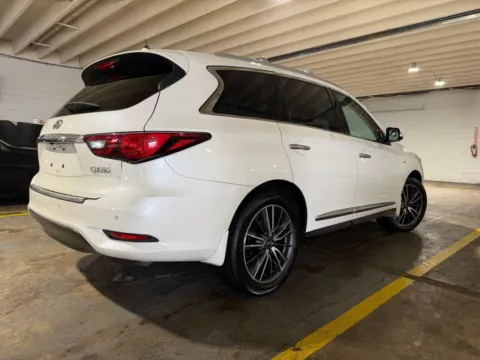 More photos of 2018 INFINITI QX60 at 101 Motors, NJ