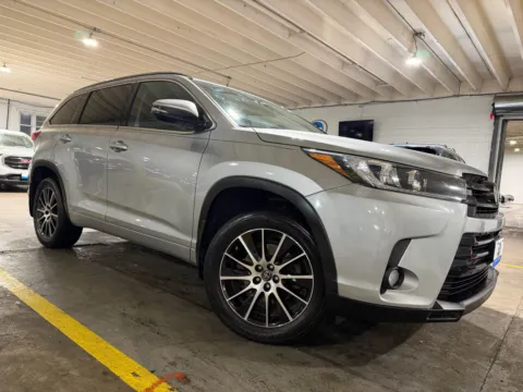 More photos of 2017 Toyota Highlander SE at 101 Motors, NJ