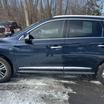 More photos of 2017 INFINITI QX60 at 101 Motors, NJ