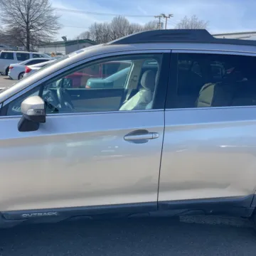 More photos of 2016 Subaru Outback 2.5i Limited at 101 Motors, NJ