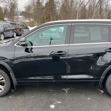 More photos of 2016 Toyota Highlander XLE V6 at 101 Motors, NJ