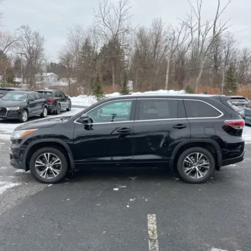 Another view of 2016 Toyota Highlander XLE V6 for sale in Carlstadt, NJ at 101 Motors