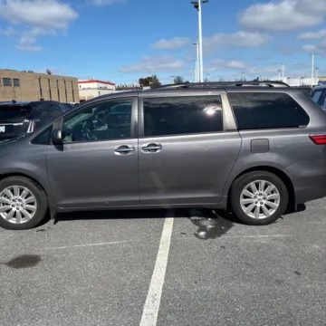 Another view of 2015 Toyota Sienna XLE Premium 7 Passenger for sale in Carlstadt, NJ at 101 Motors