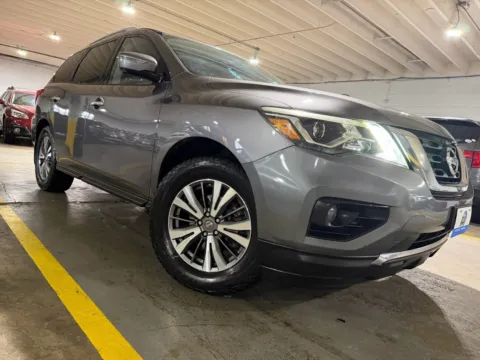 More photos of 2017 Nissan Pathfinder SL at 101 Motors, NJ