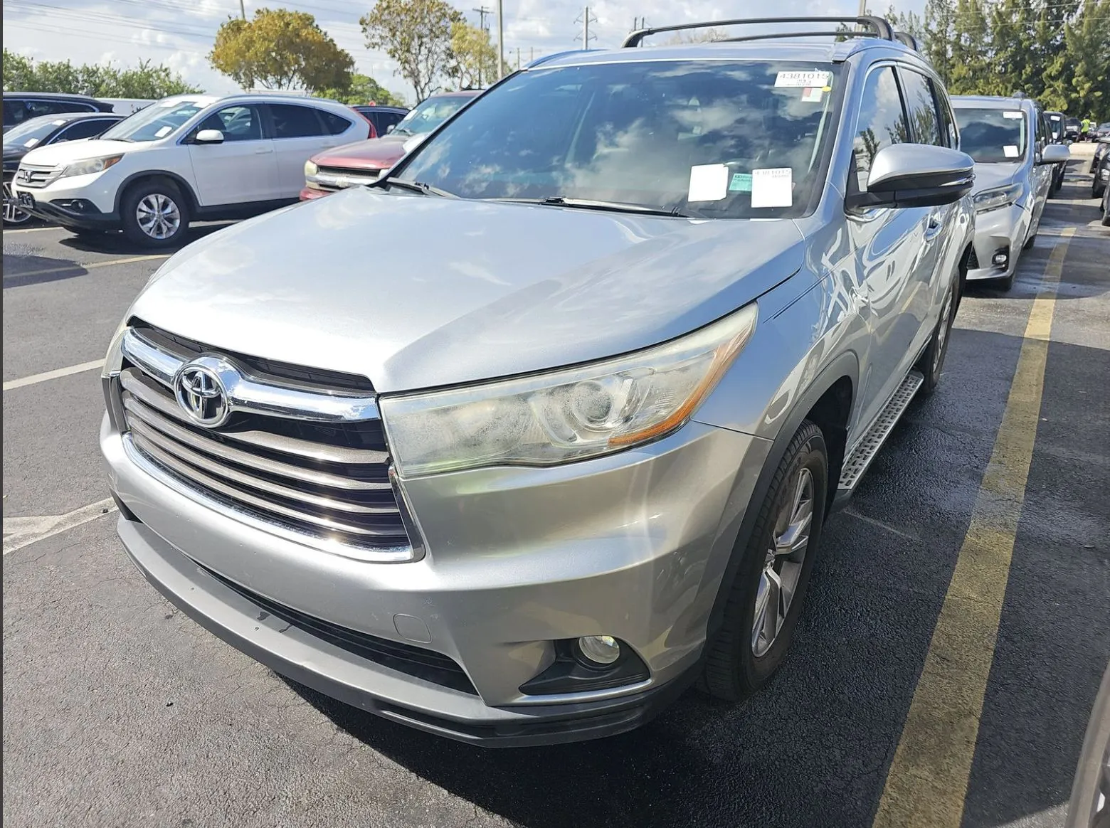 Silver 2015 Toyota Highlander XLE V6 for sale in Carlstadt, NJ
