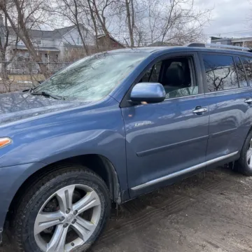 Photos of 2013 Toyota Highlander Limited V6 for sale in Carlstadt, NJ at 101 Motors