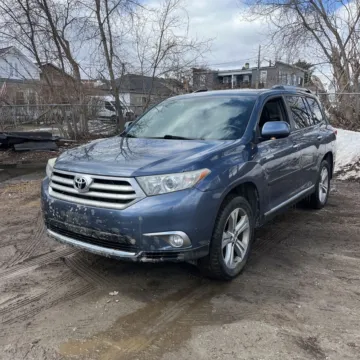 Blue 2013 Toyota Highlander Limited V6 for sale in Carlstadt, NJ