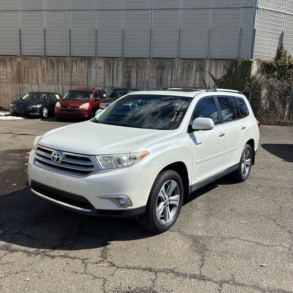 White 2012 Toyota Highlander Limited V6 for sale in Carlstadt, NJ