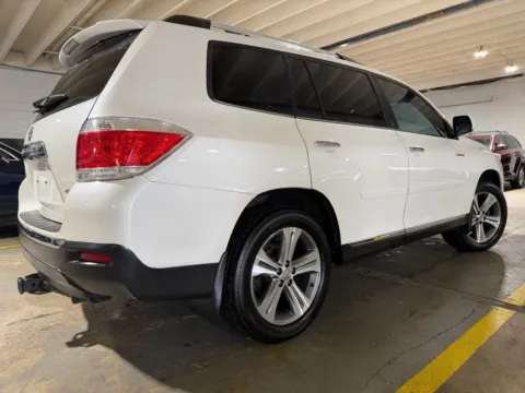 More photos of 2012 Toyota Highlander Limited V6 at 101 Motors, NJ