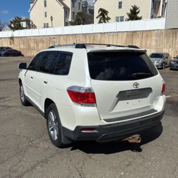 More photos of 2012 Toyota Highlander Limited V6 at 101 Motors, NJ