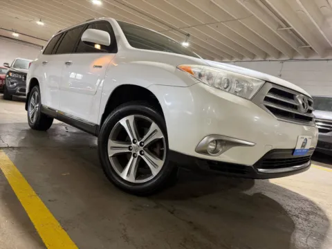 More photos of 2012 Toyota Highlander Limited V6 at 101 Motors, NJ