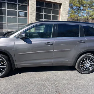 More photos of 2018 Toyota Highlander SE at 101 Motors, NJ
