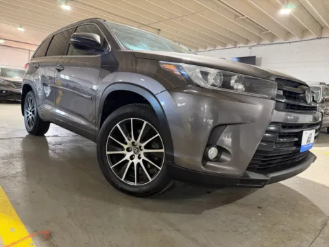 More photos of 2018 Toyota Highlander SE at 101 Motors, NJ