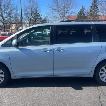 More photos of 2016 Toyota Sienna XLE 7 Passenger at 101 Motors, NJ