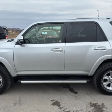 More photos of 2016 Toyota 4Runner SR5 at 101 Motors, NJ