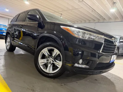 More photos of 2015 Toyota Highlander Limited V6 at 101 Motors, NJ