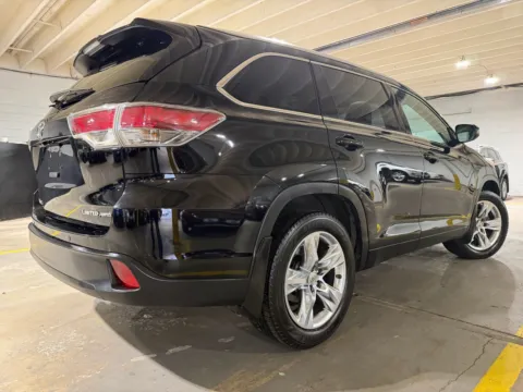More photos of 2015 Toyota Highlander Limited V6 at 101 Motors, NJ