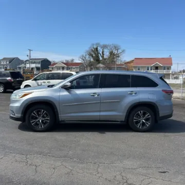 Another view of 2016 Toyota Highlander XLE V6 for sale in Carlstadt, NJ at 101 Motors