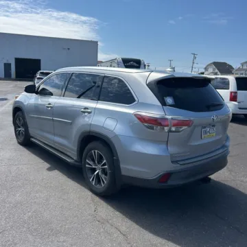 More photos of 2016 Toyota Highlander XLE V6 at 101 Motors, NJ