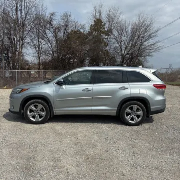 Another view of 2017 Toyota Highlander Limited for sale in Carlstadt, NJ at 101 Motors