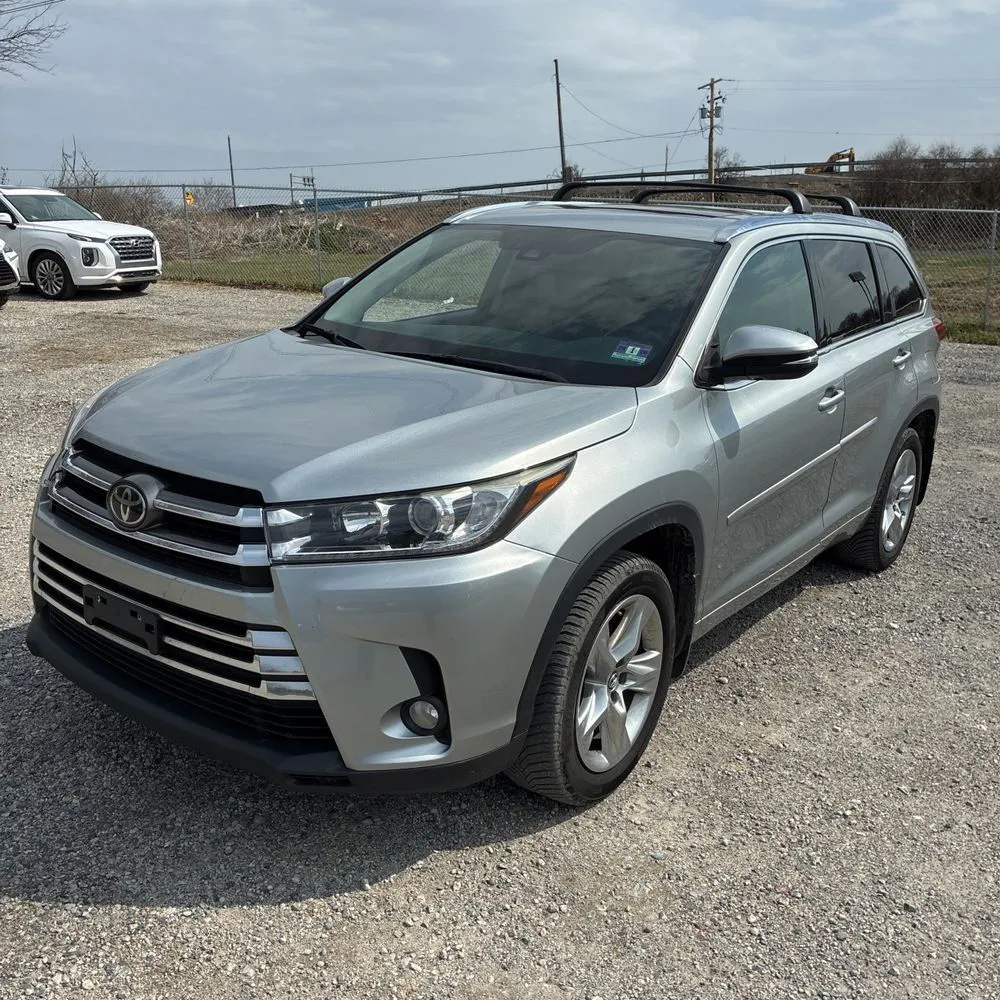 Silver 2017 Toyota Highlander Limited for sale in Carlstadt, NJ