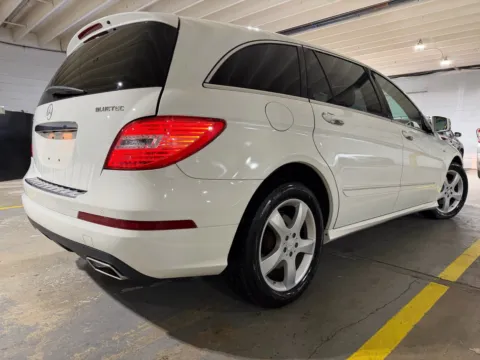 More photos of 2011 Mercedes-Benz R 350 BlueTEC 4MATIC at 101 Motors, NJ