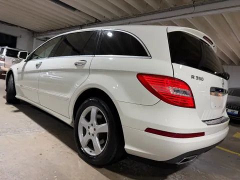 Another view of 2011 Mercedes-Benz R 350 BlueTEC 4MATIC for sale in Carlstadt, NJ at 101 Motors