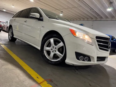 More photos of 2011 Mercedes-Benz R 350 BlueTEC 4MATIC at 101 Motors, NJ