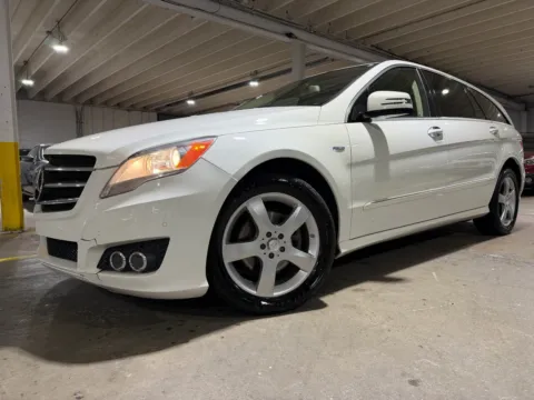 Photos of 2011 Mercedes-Benz R 350 BlueTEC 4MATIC for sale in Carlstadt, NJ at 101 Motors