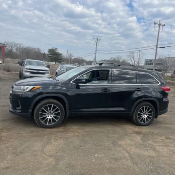 Another view of 2018 Toyota Highlander SE for sale in Carlstadt, NJ at 101 Motors