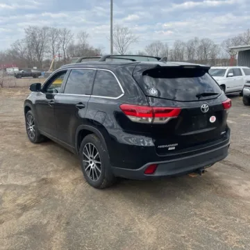 More photos of 2018 Toyota Highlander SE at 101 Motors, NJ