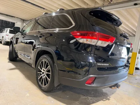 Another view of 2018 Toyota Highlander SE for sale in Carlstadt, NJ at 101 Motors