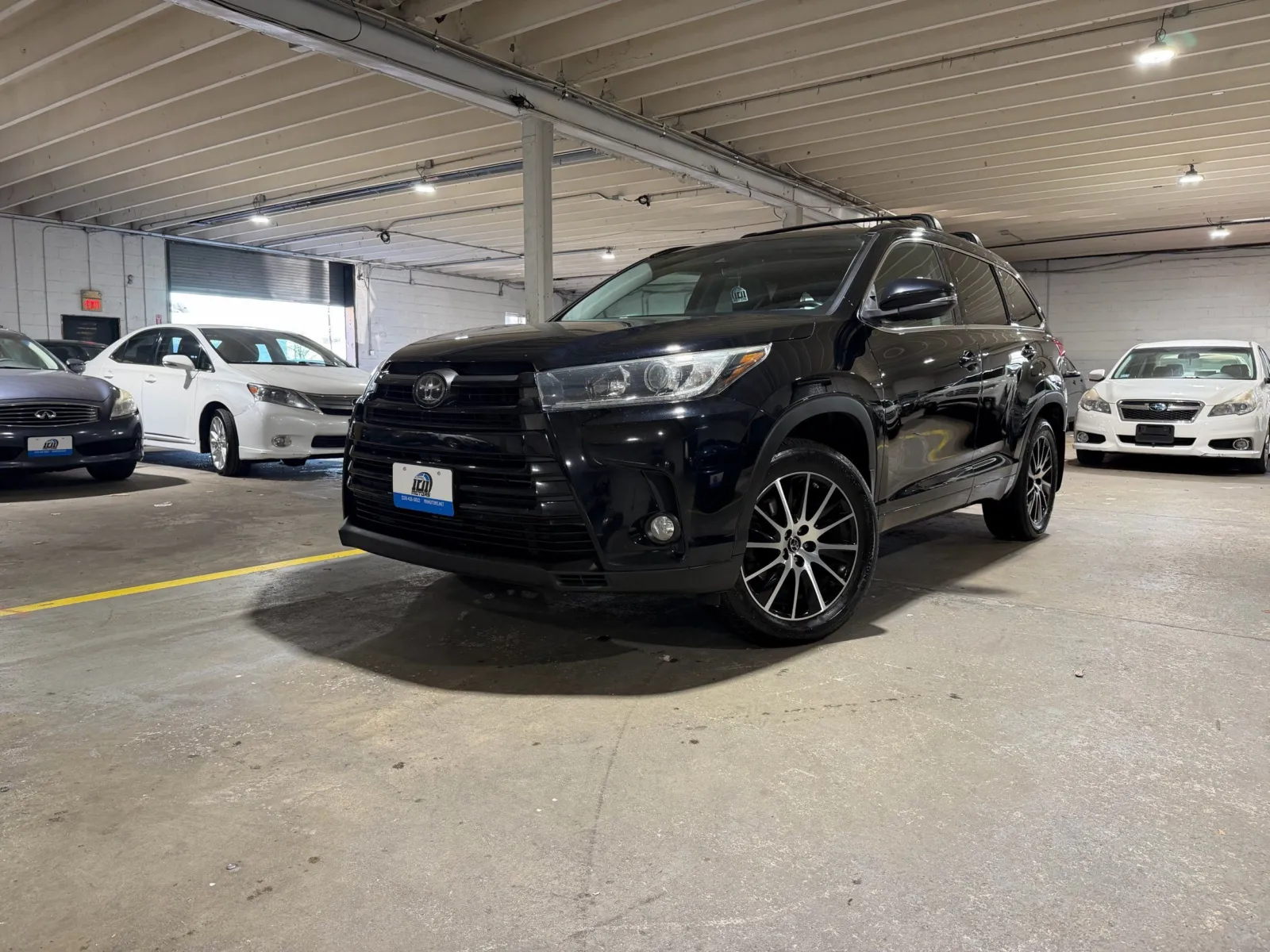 Black 2018 Toyota Highlander SE for sale in Carlstadt, NJ