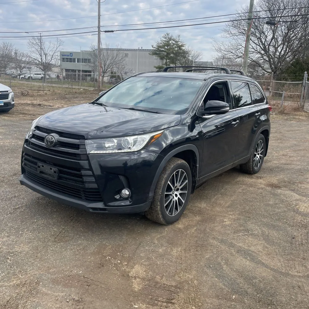 Black 2018 Toyota Highlander SE for sale in Carlstadt, NJ