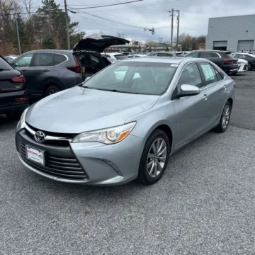 Silver 2017 Toyota Camry XLE for sale in Carlstadt, NJ