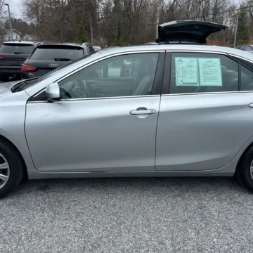 More photos of 2017 Toyota Camry XLE at 101 Motors, NJ