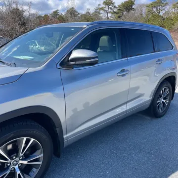 Photos of 2016 Toyota Highlander XLE V6 for sale in Carlstadt, NJ at 101 Motors