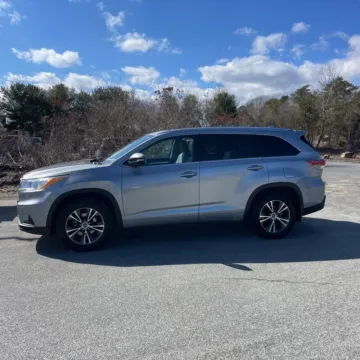 Another view of 2016 Toyota Highlander XLE V6 for sale in Carlstadt, NJ at 101 Motors