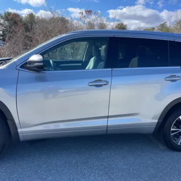 More photos of 2016 Toyota Highlander XLE V6 at 101 Motors, NJ