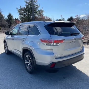 More photos of 2016 Toyota Highlander XLE V6 at 101 Motors, NJ