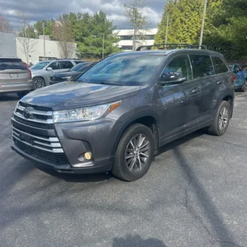 Gray 2017 Toyota Highlander XLE for sale in Carlstadt, NJ