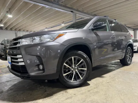 Photos of 2017 Toyota Highlander XLE for sale in Carlstadt, NJ at 101 Motors
