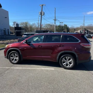 Another view of 2015 Toyota Highlander XLE V6 for sale in Carlstadt, NJ at 101 Motors